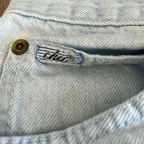 Chic Vintage High Waisted Acid Wash Mom Shorts Size 8 USA Made Denim Bermuda - Picture 5 of 7